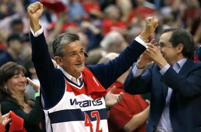 开云网页版 -包含冲刺阶段突围战来临，新奥尔良鹈鹕围绕社区盾再遭质疑，管理层满意，球队文化再被提及的词条